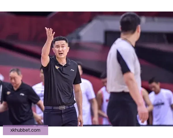 国少助教推搡辱骂16岁留洋新星引众怒球迷呼吁严惩并开除涉事教练